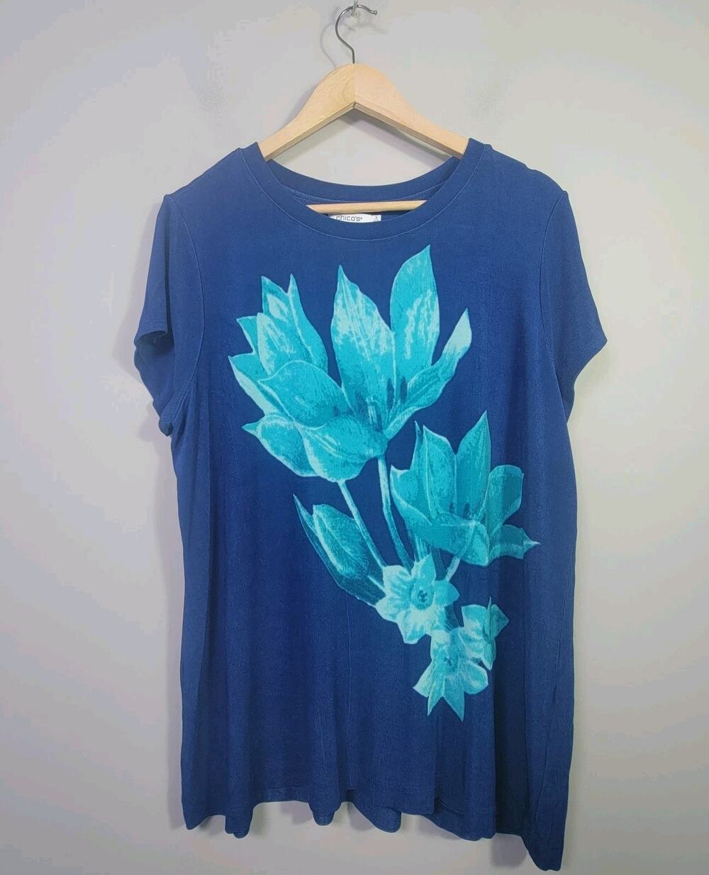 Chicos 3 Short Sleeve Slinky Acetate Stretchy Floral Top Blouse Blue